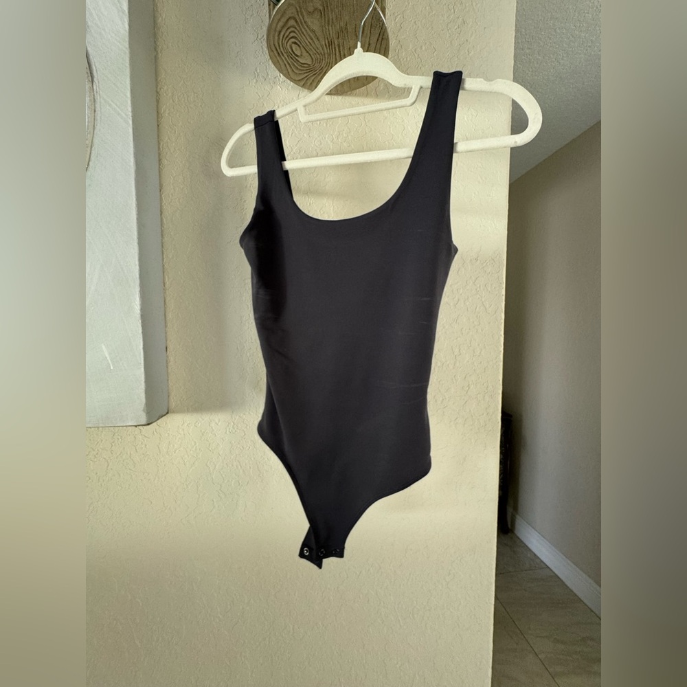 Body Contour High Compression Scoop Neck Bodysuit
